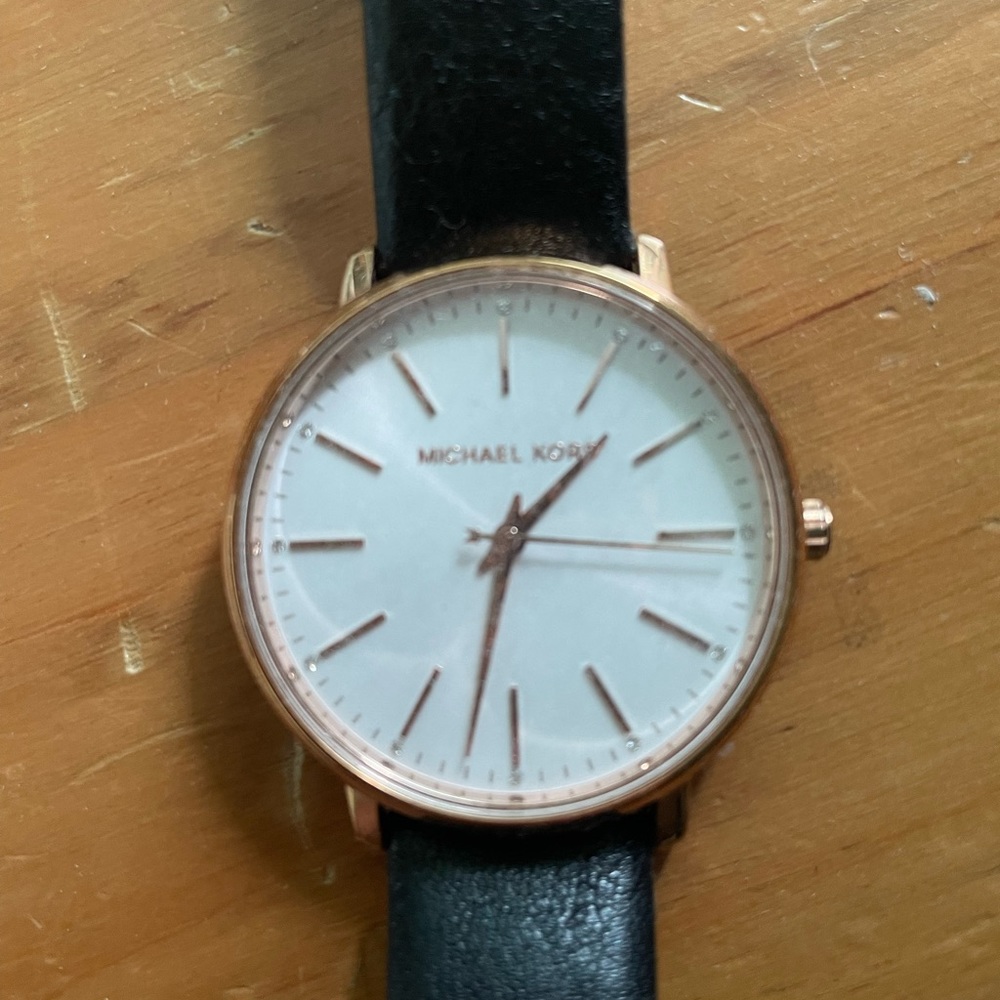 MK watch - Picture 3 of 4